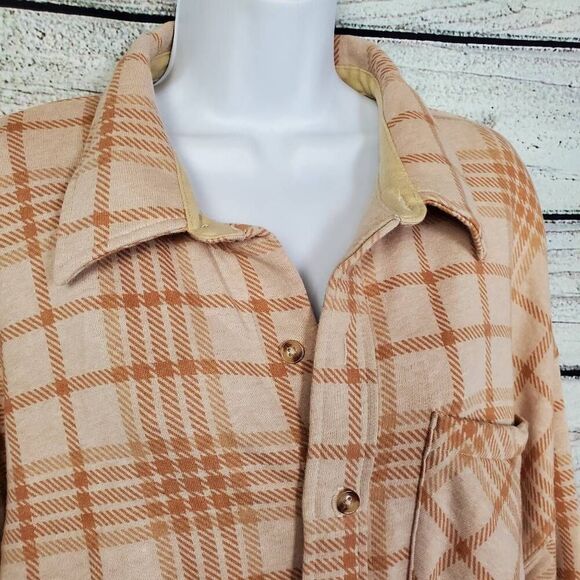 Victoria’s Secret PINK Women’s Oversized Plaid Button Down Shirt Beige Tan Size - Picture 2 of 9